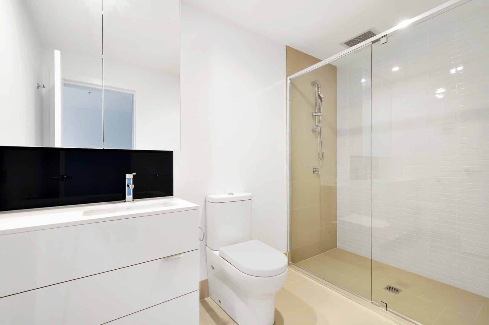 Questions to Ask Before Hiring a Contractor to Do Your Bathroom Remodel